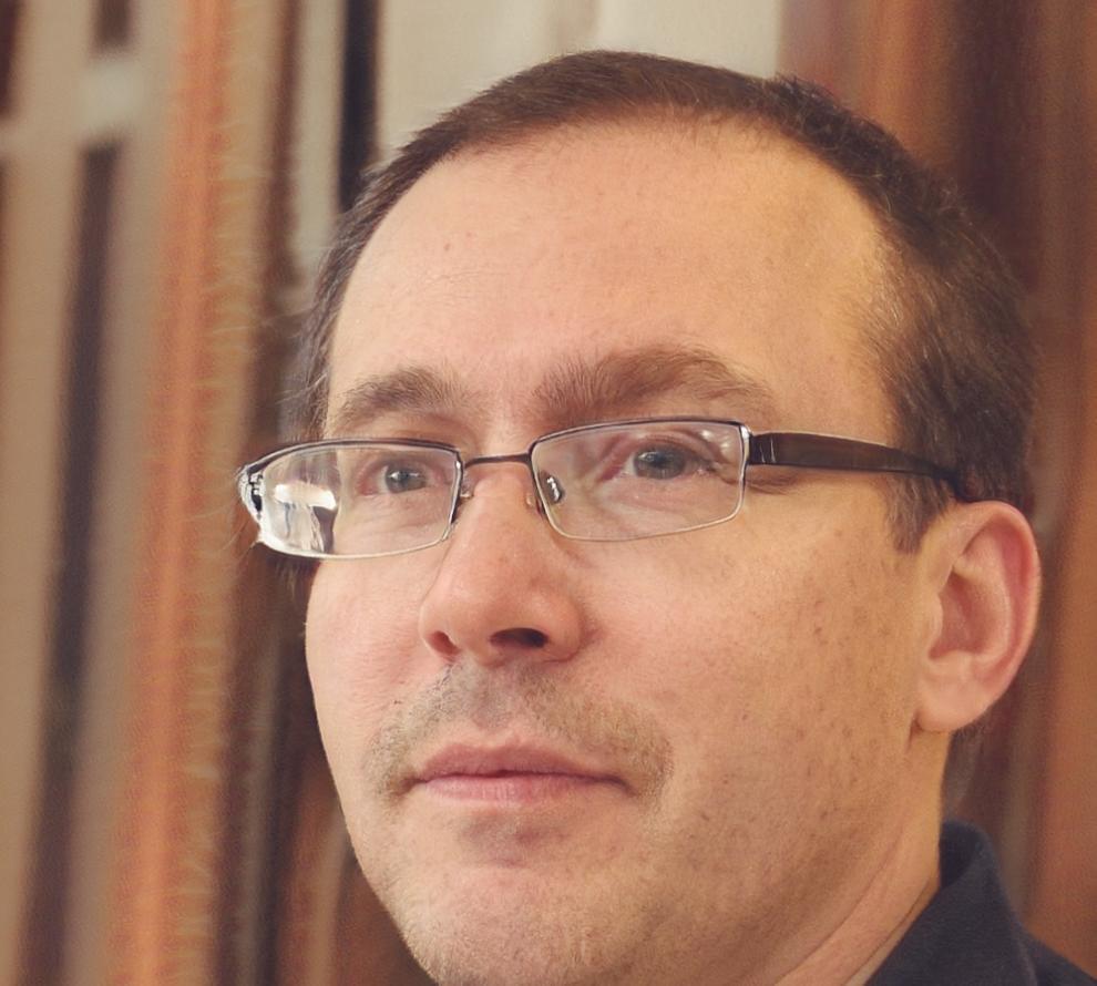 João Silva, Analista Financeiro